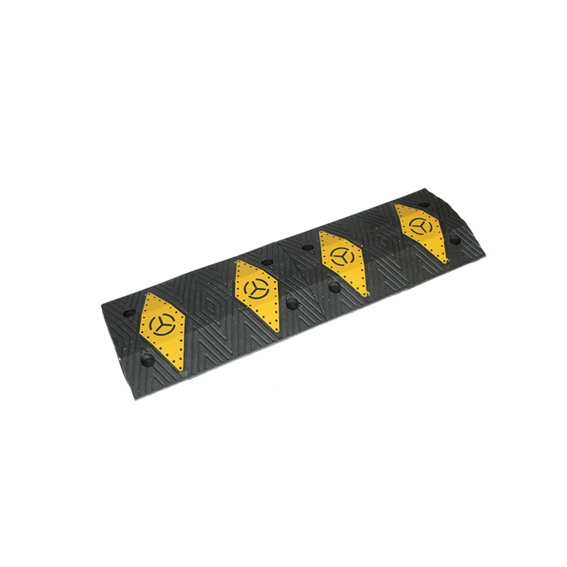50 mm hoge film rubberen vertragingsstrip Draagbare PVC-snelheidsbult / verkeersdrempel Verkeersveiligheid