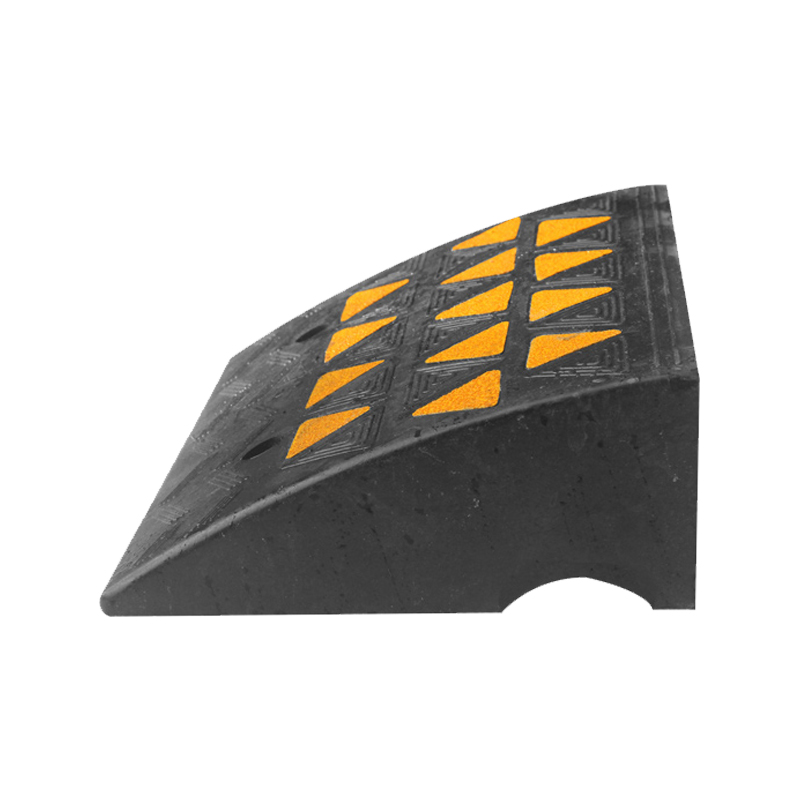Hot Selling Hoge Laadvermogen Road Curb Helling Auto Voertuig Helling Rubber Curb Helling